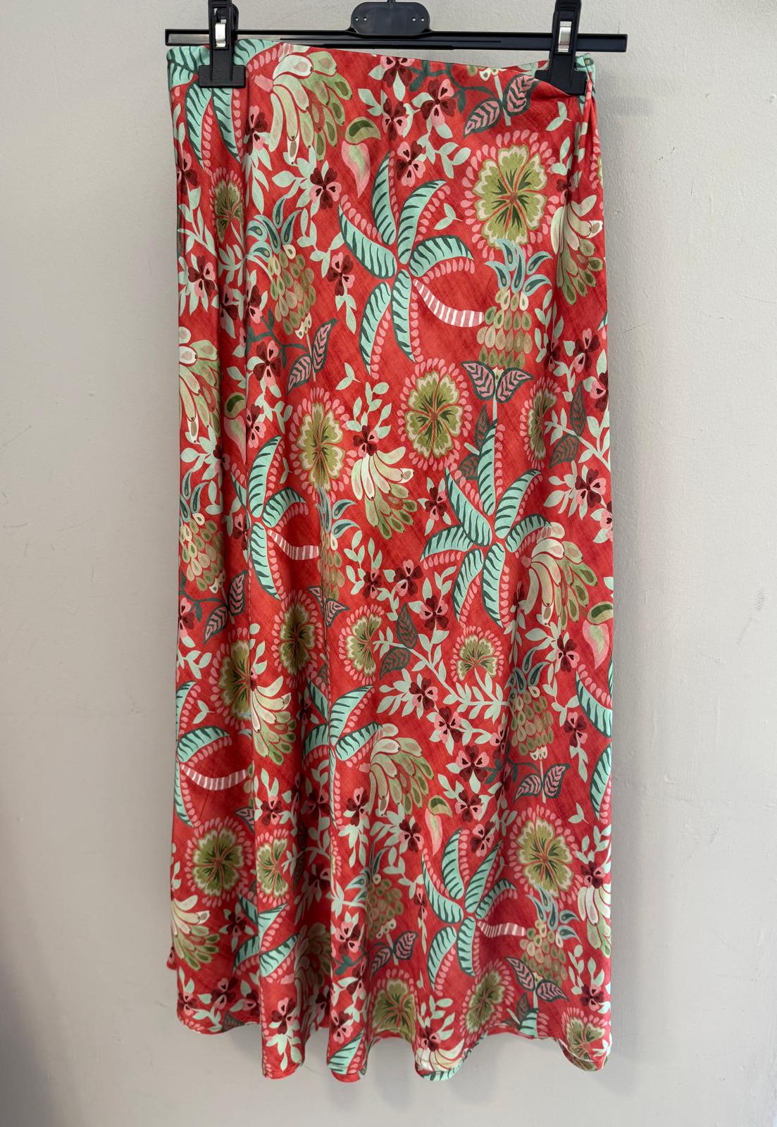 Falda midi satinada estampado tropical