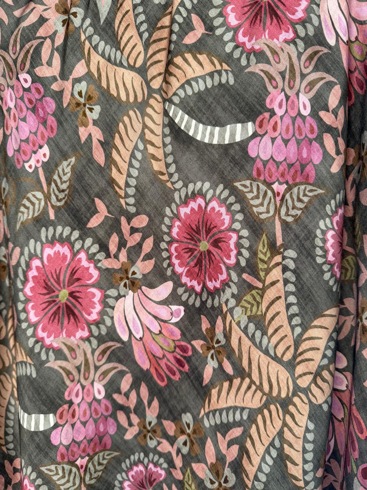 Falda midi satinada estampado tropical