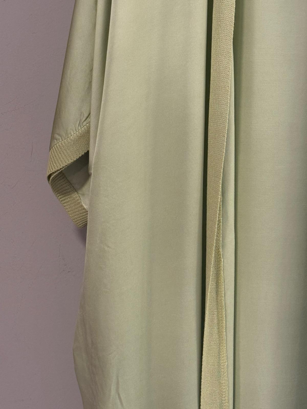 Kimono Largo Satinado con Acabados Rib