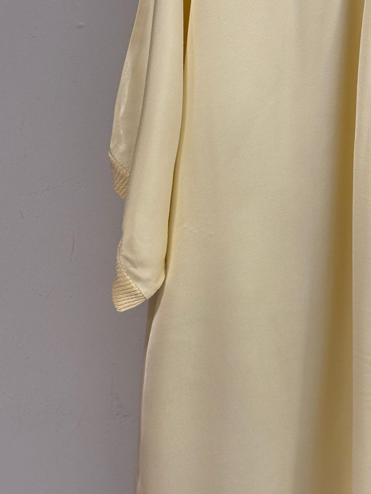 Kimono Largo Satinado con Acabados Rib