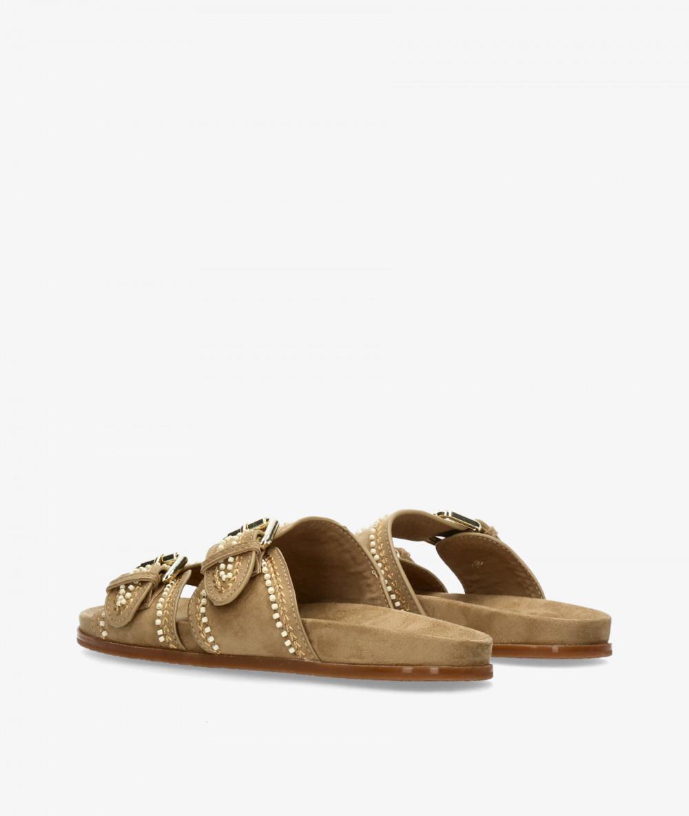 Sandalia Bio Camel Doble Hebilla Dorada con Abalorios y Pespunte Dorado