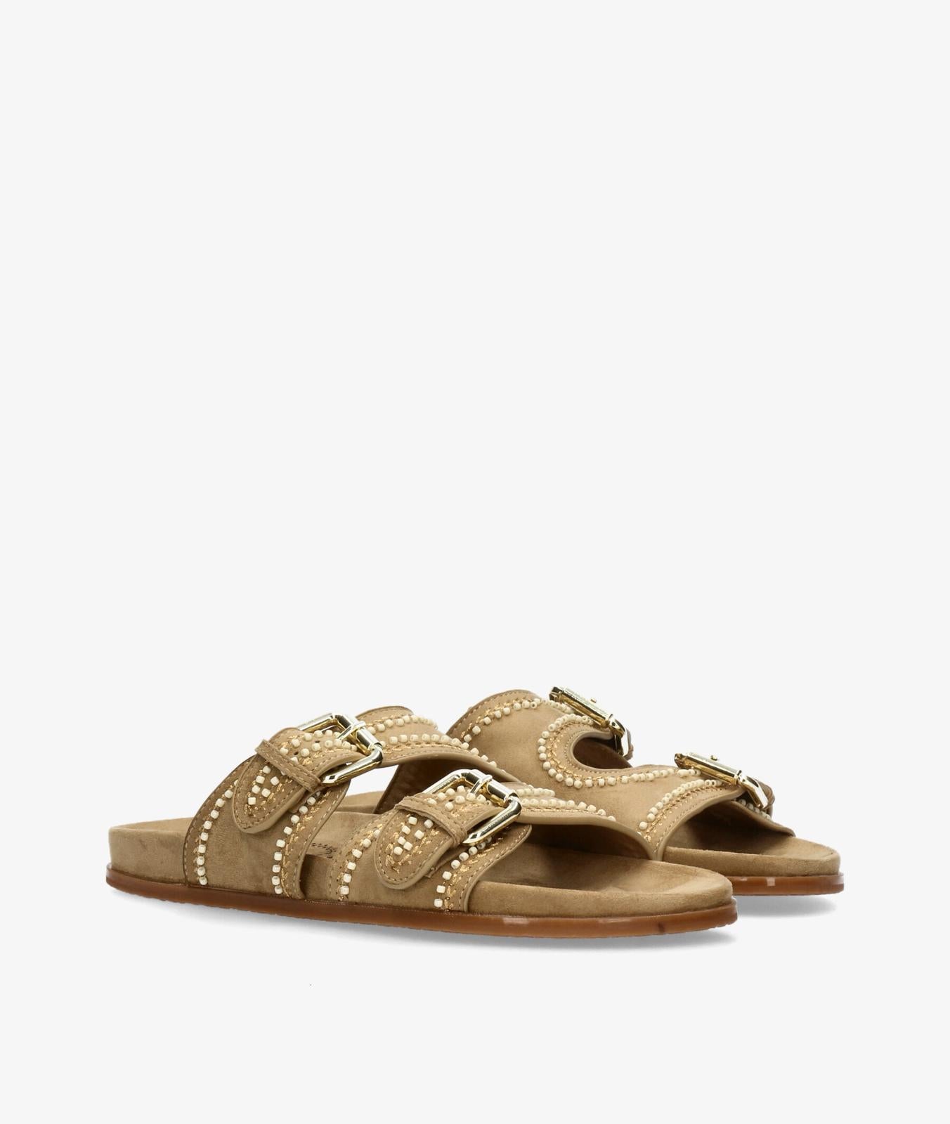 Sandalia Bio Camel Doble Hebilla Dorada con Abalorios y Pespunte Dorado