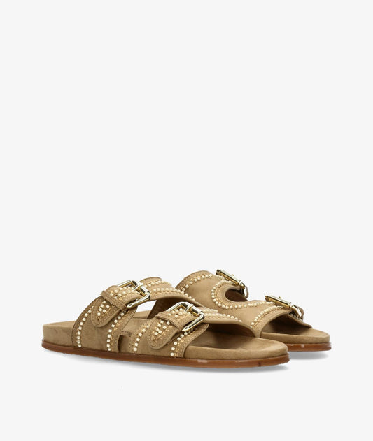 Sandalia Bio Camel Doble Hebilla Dorada con Abalorios y Pespunte Dorado