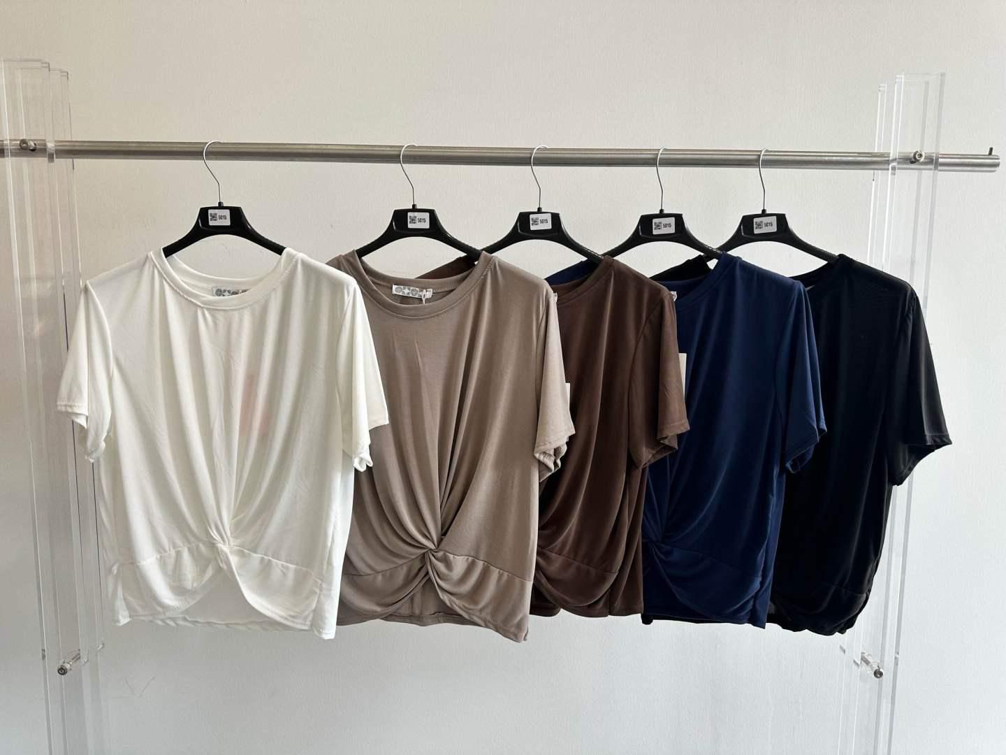 Camiseta Manga Corta con Nudo en Bajo