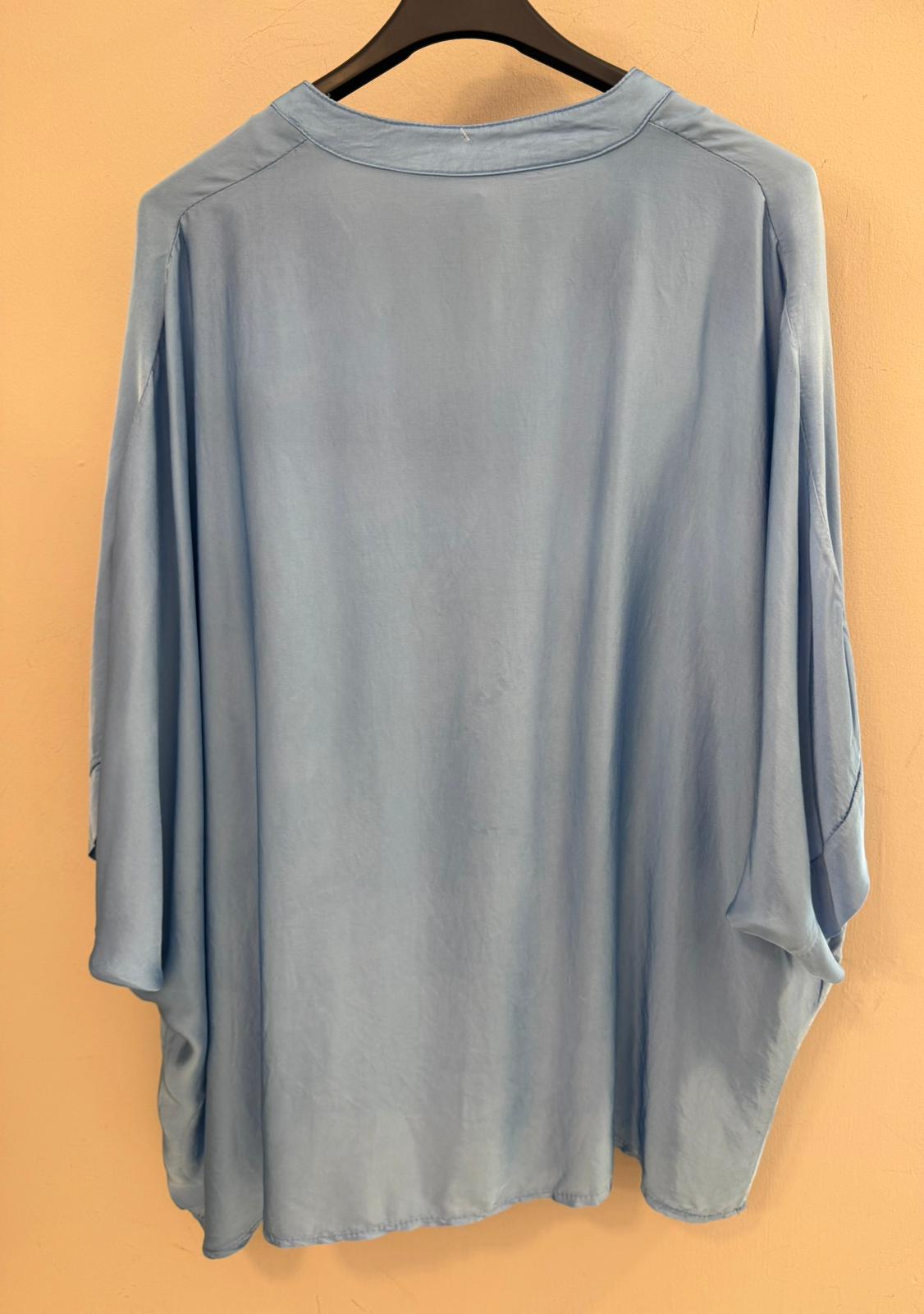 Blusa Oversize Satinada Azul Claro