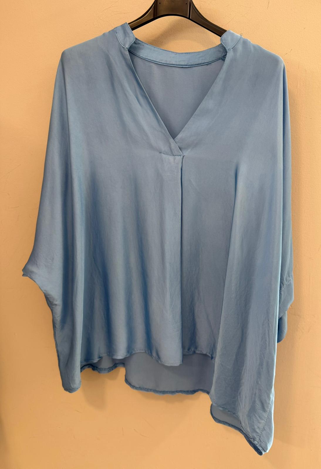 Blusa Oversize Satinada Azul Claro