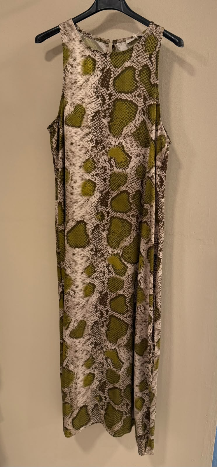 Vestido satinado estampado serpiente