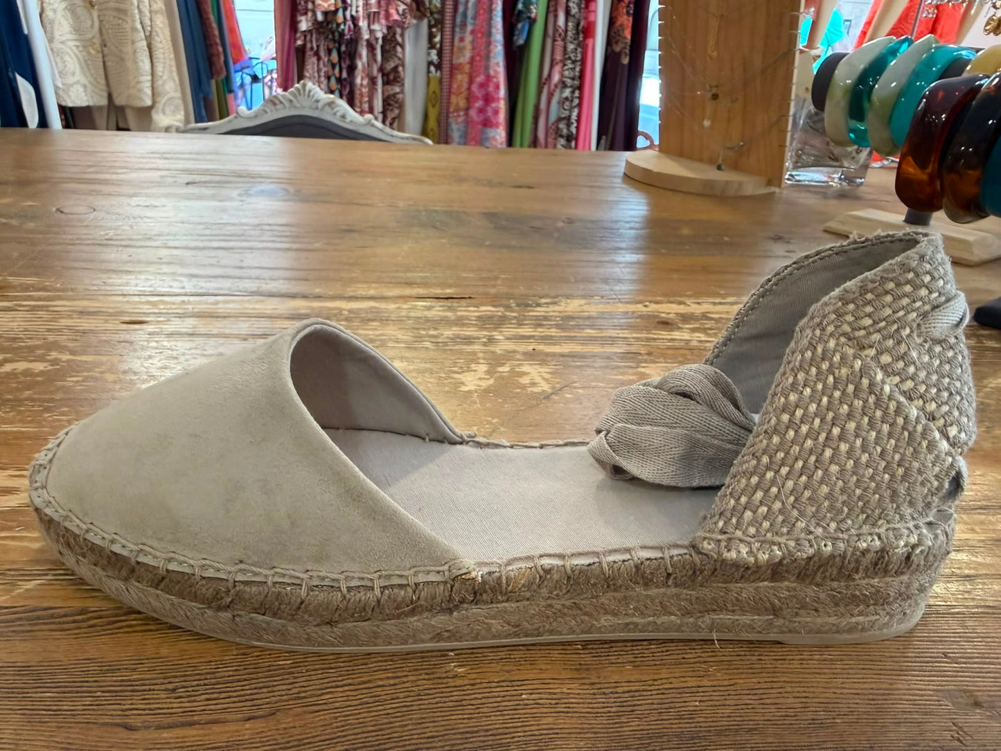 Esparteña Taupe claro tacón 3 cm lazada
