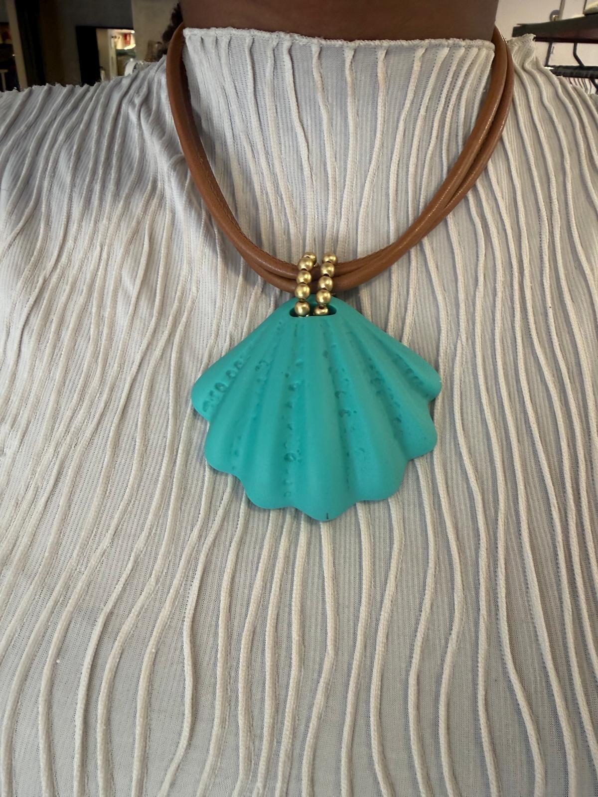 Collar Colgante Concha de Resina