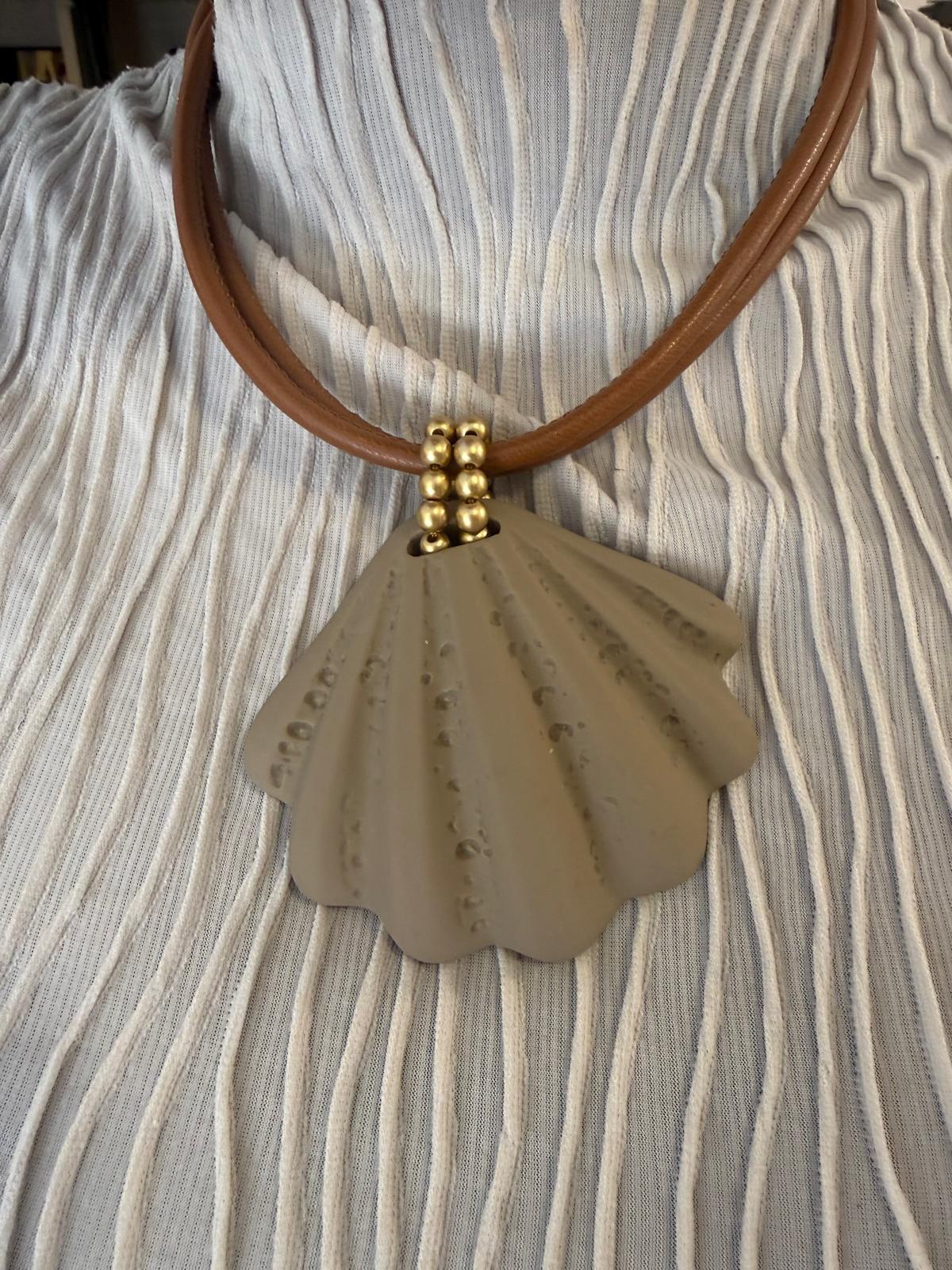 Collar Colgante Concha de Resina