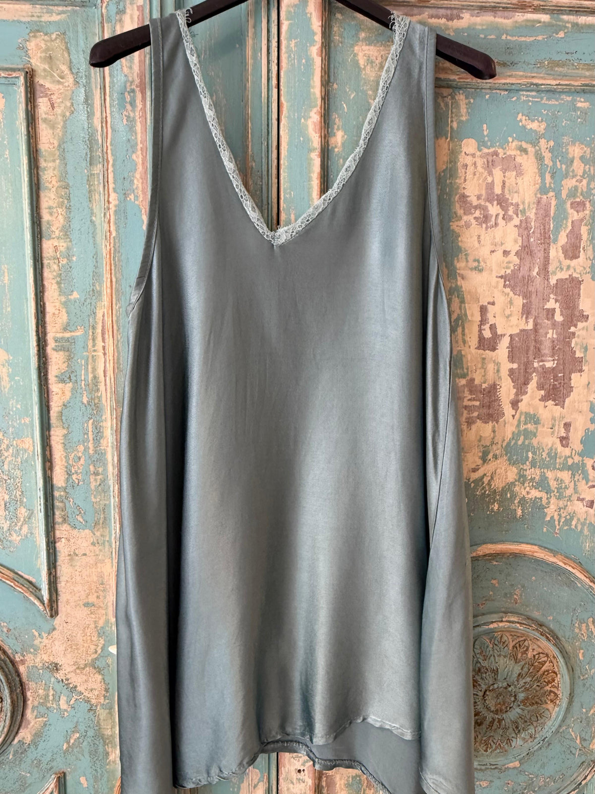 Top Satinado con Encaje
