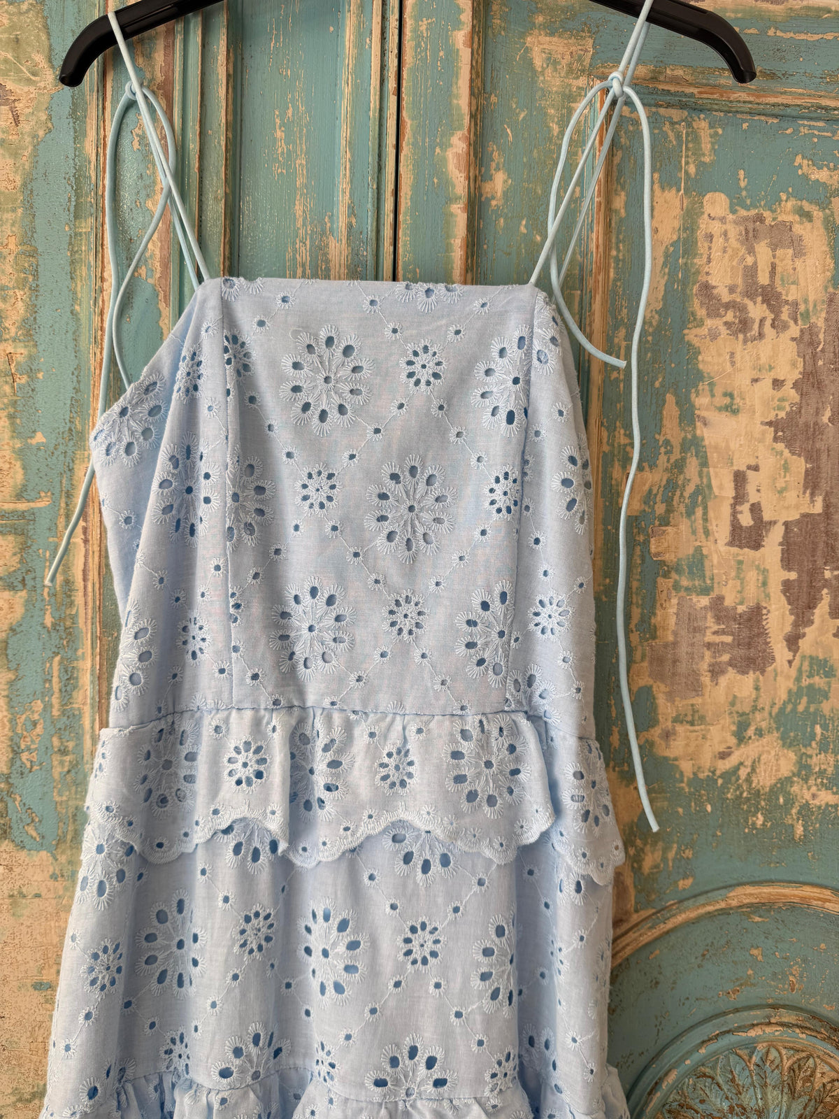 Vestido tirantes bordado inglés