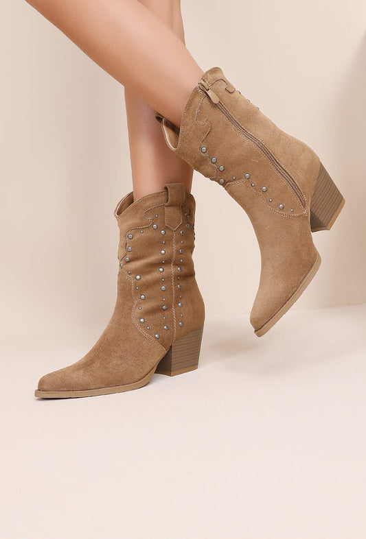 Botines camperos tachuelas