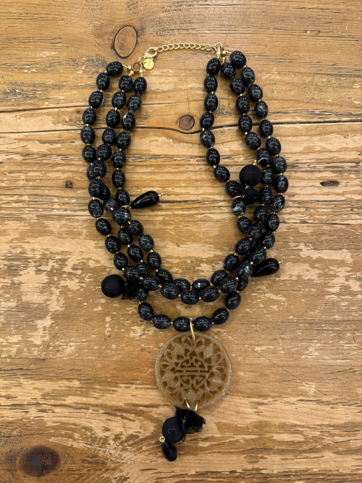 Collar tibetano triple vuelta