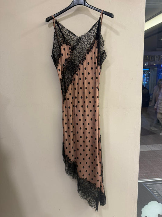 Vestido Lencero Encaje - Elegancia Atemporal