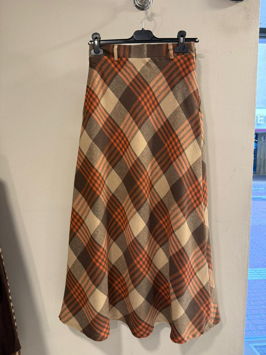 Falda Midi Cuadros Marrón Naranja con Forro y Bolsillos | Dondola