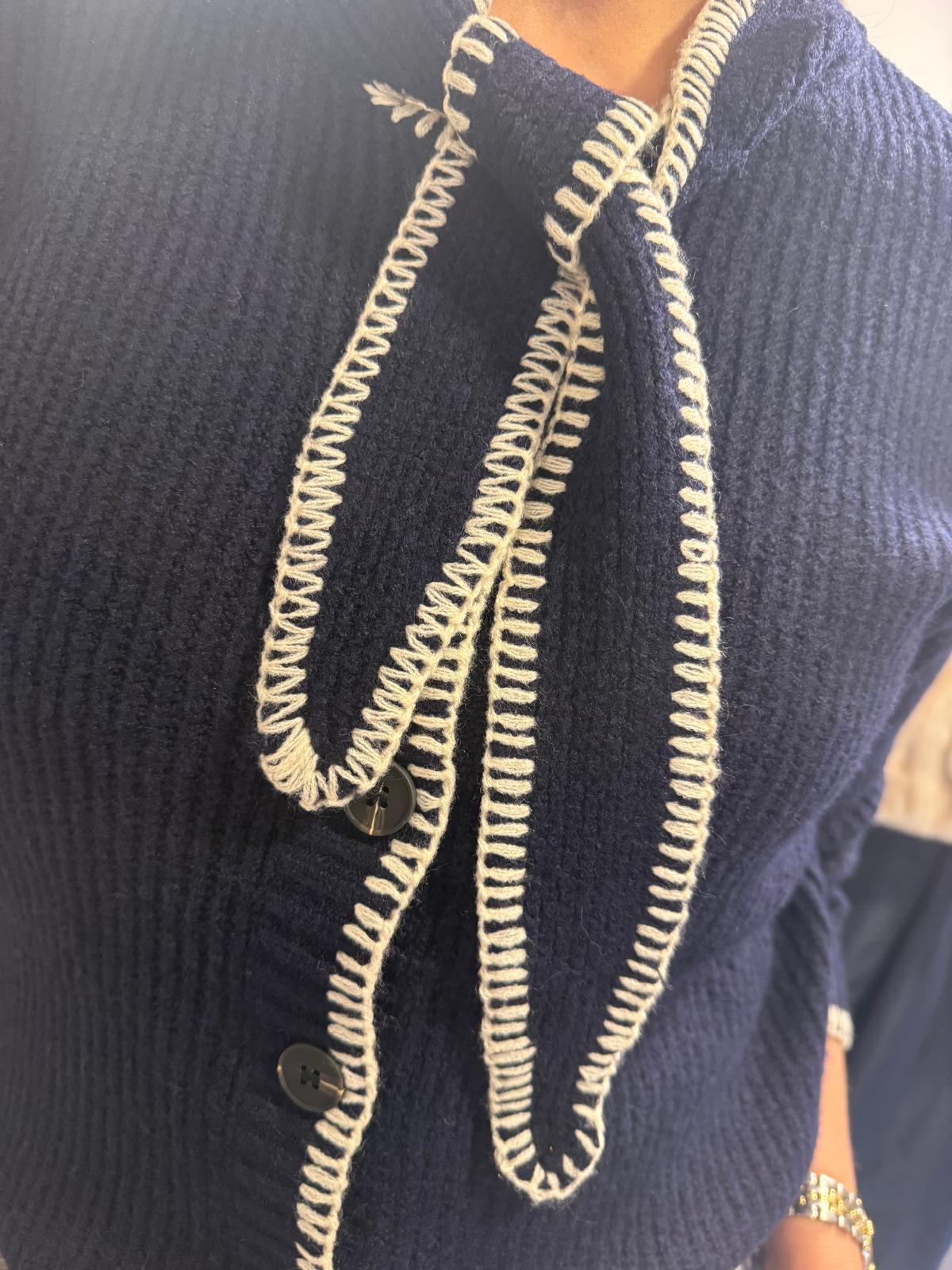 Chaqueta con Lazada y Pespuntes Contrastados - Talla Única | Dondola