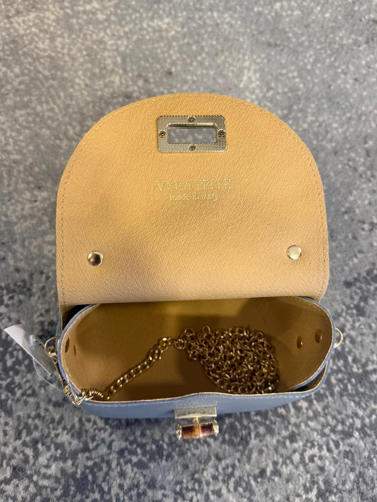 Mini Bolso de Piel con Cierre Dorado - Elegante y Compacto