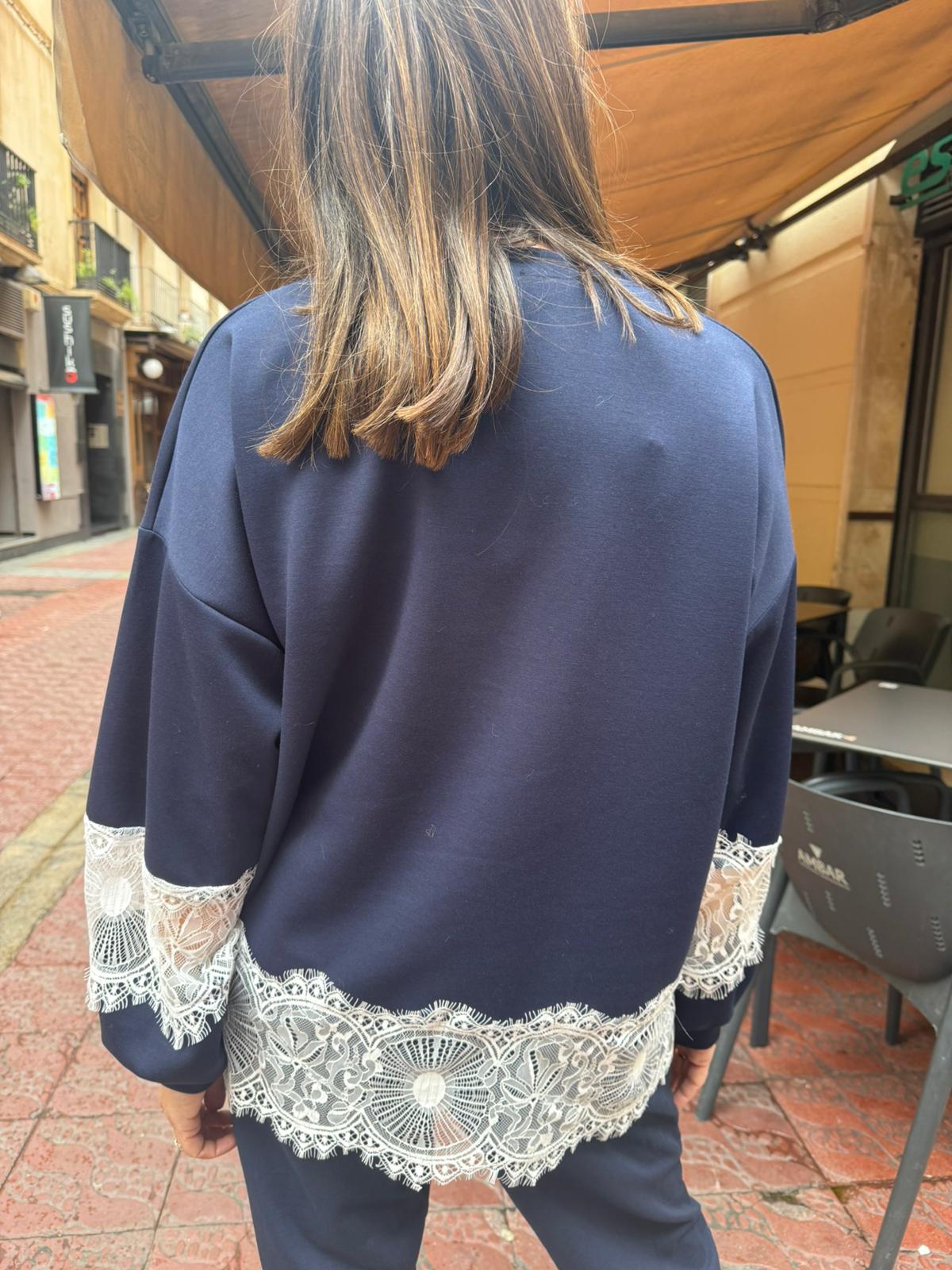 Sudadera con Encaje