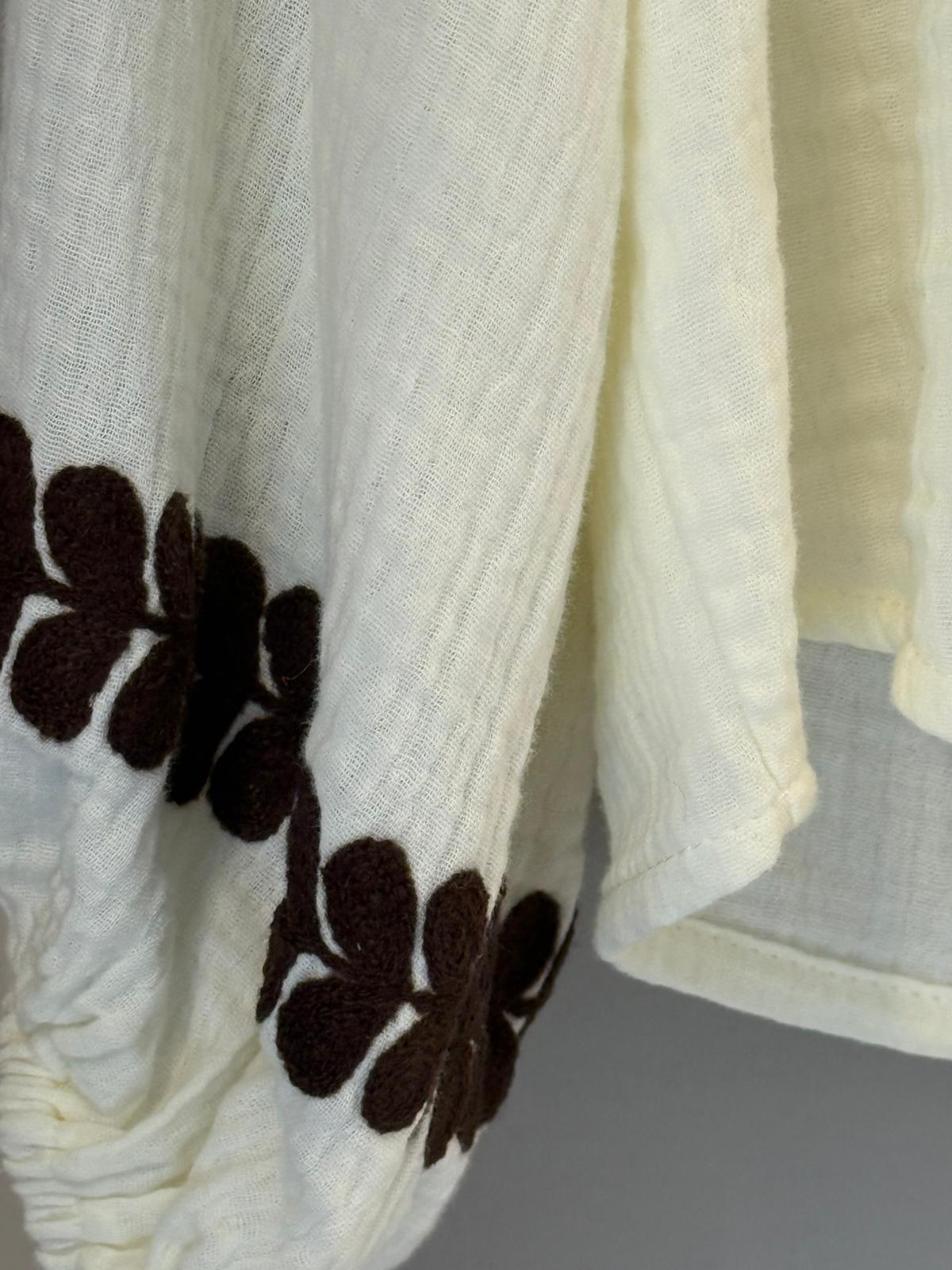 Blusa Bordada Laurel