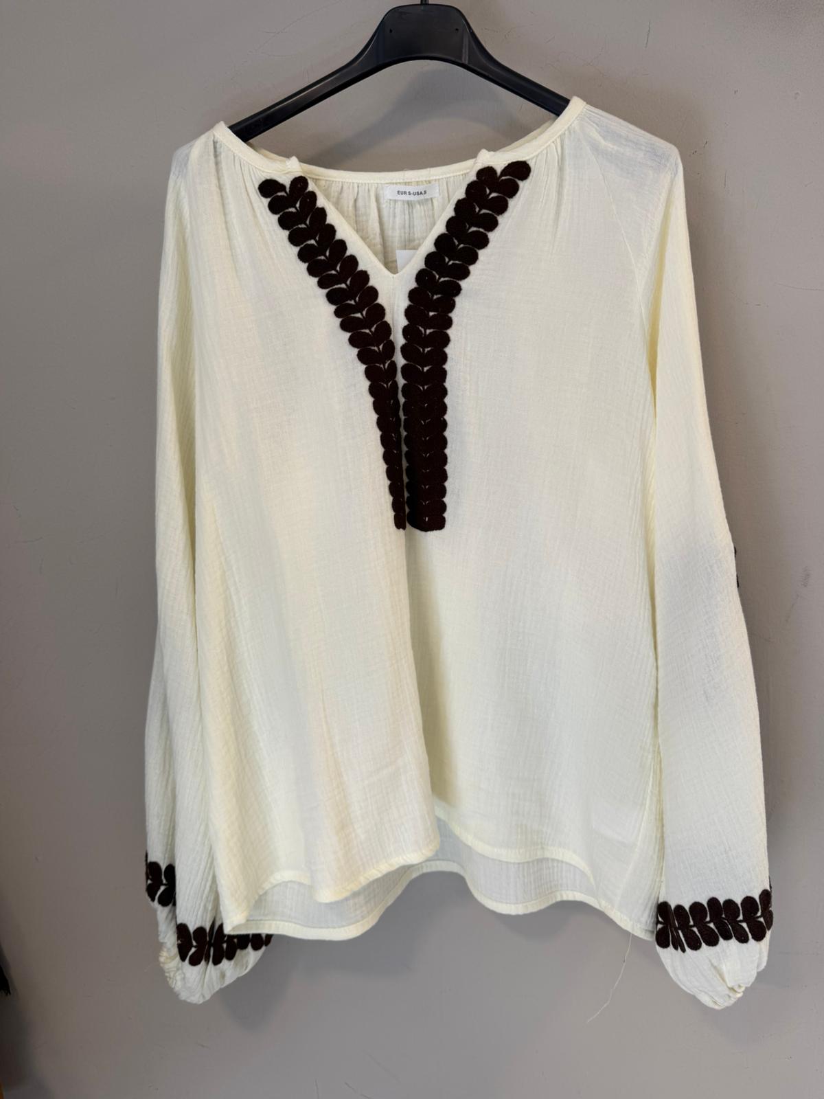 Blusa Bordada Laurel