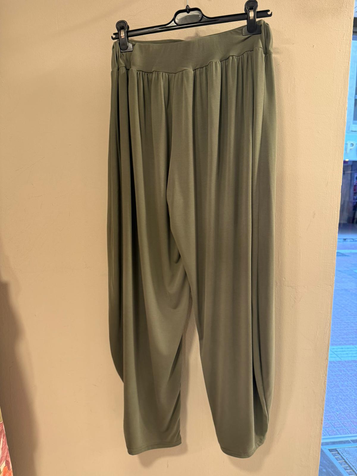 Conjunto Camiseta Oversize y Pantalón pinzas