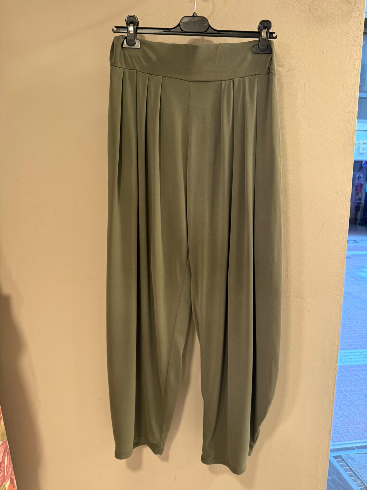 Conjunto Camiseta Oversize y Pantalón pinzas