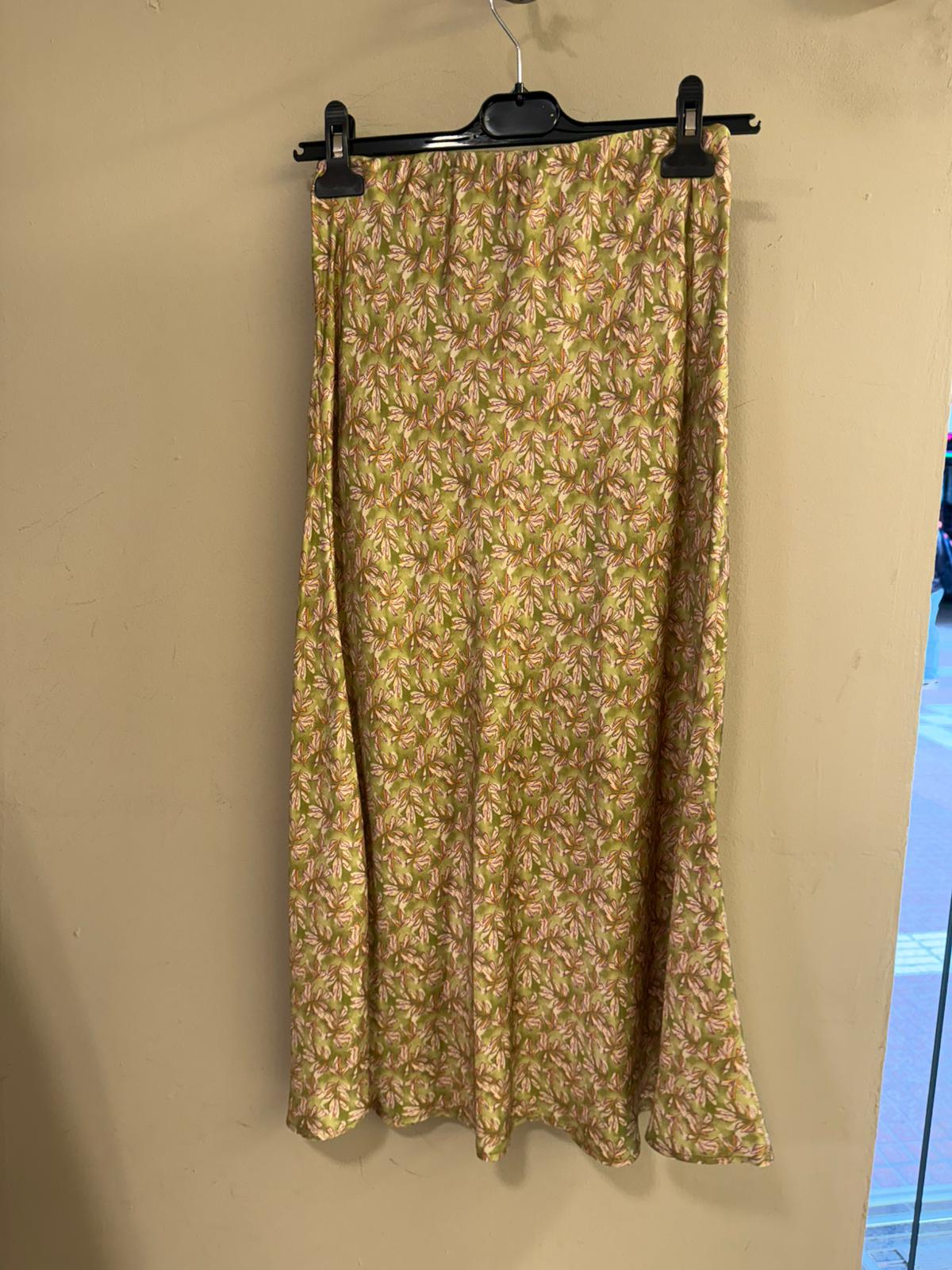Falda Midi Estampado Hojas Satinada