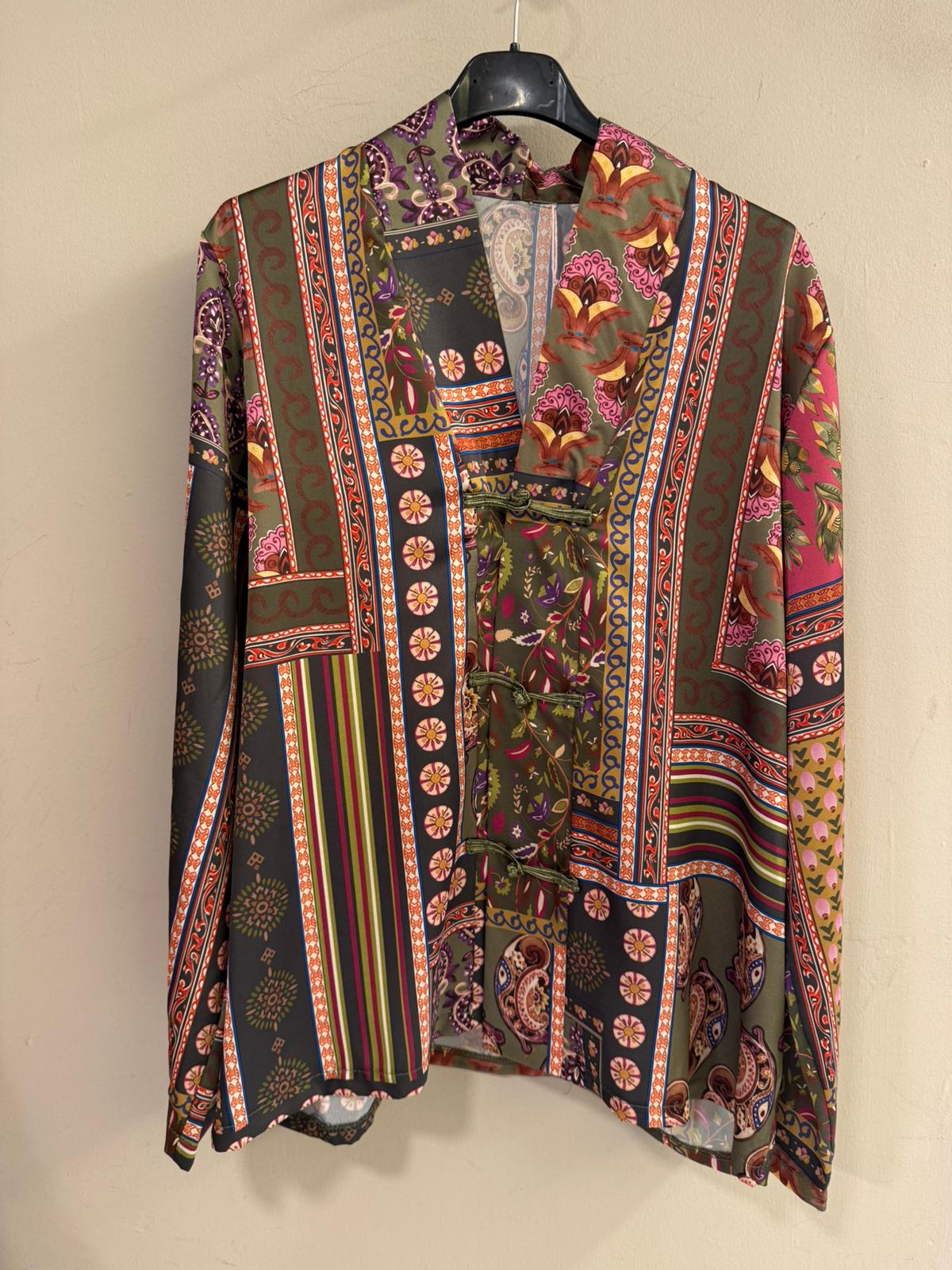 Camisa Patchwork Paisley Multicolor – Estilo Étnico Boho