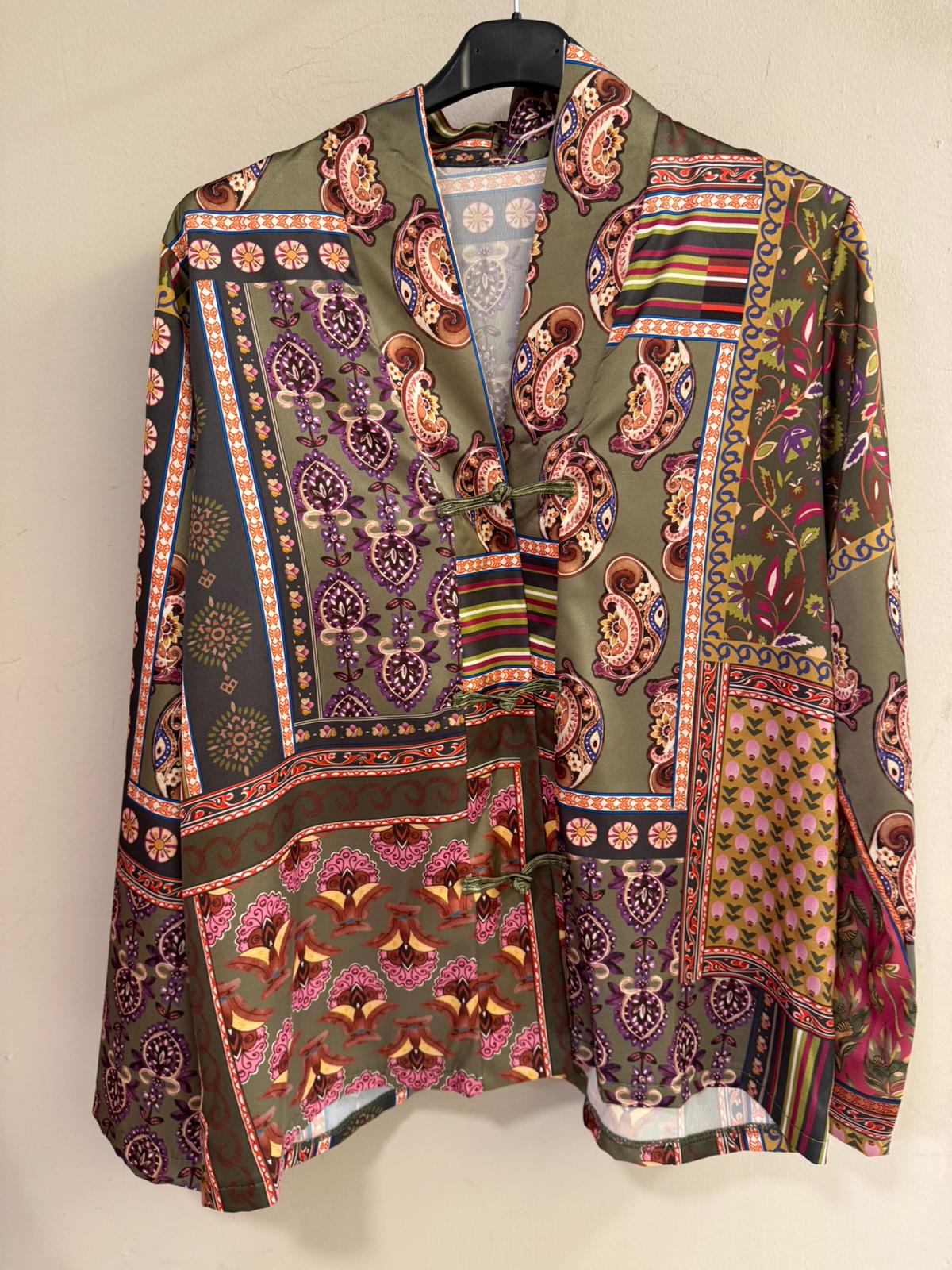 Camisa Patchwork Paisley Multicolor – Estilo Étnico Boho