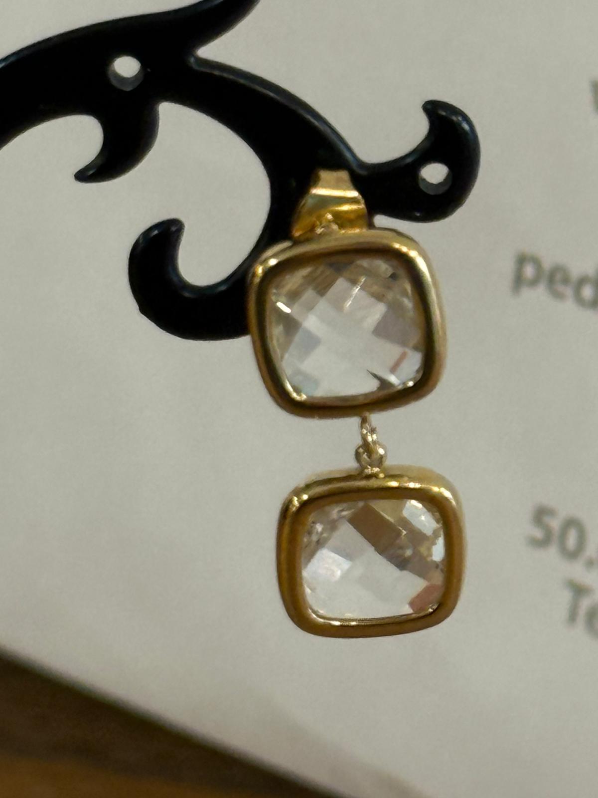 Pendientes Dobles Piedra Cuadrada Facetada con Montura Dorada