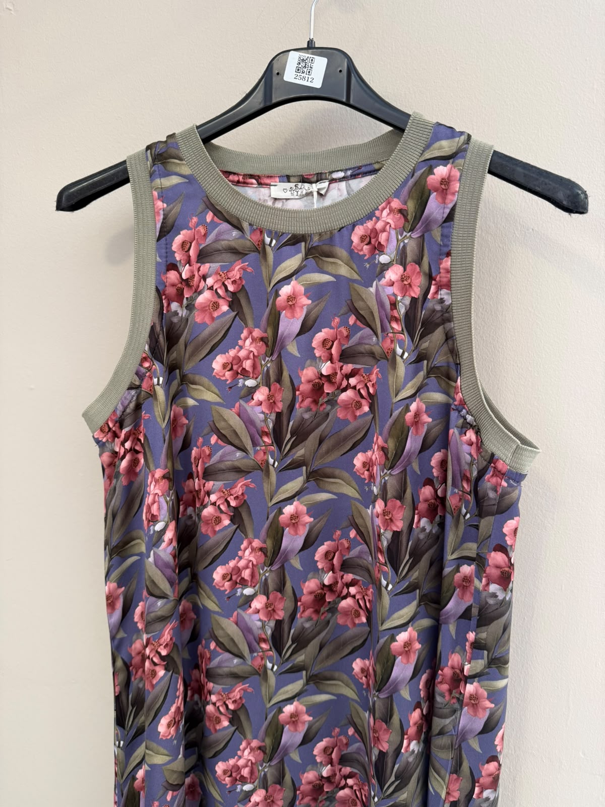Vestido acabado rib satinado estampado floral