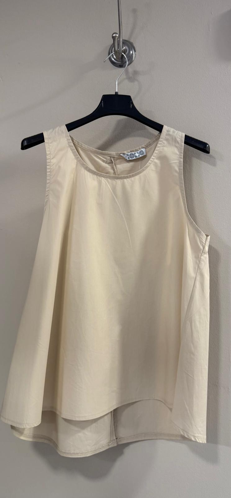 Blusa botones traseros