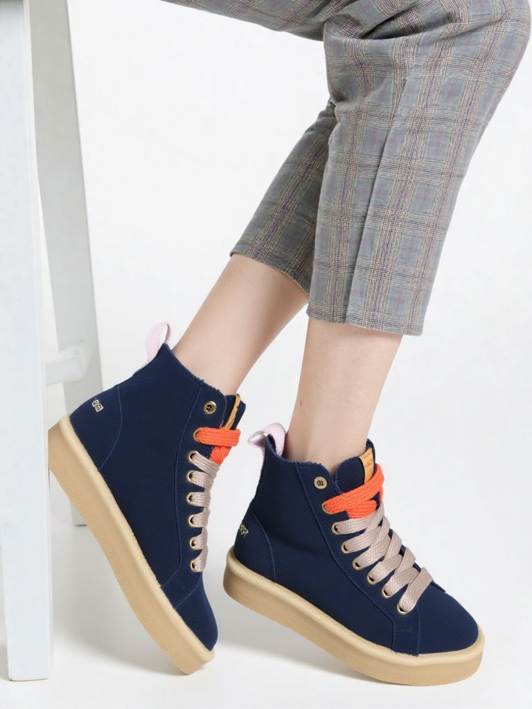 Botitas Deportivas Azul Marino Detalle Coral - Dondola Moda